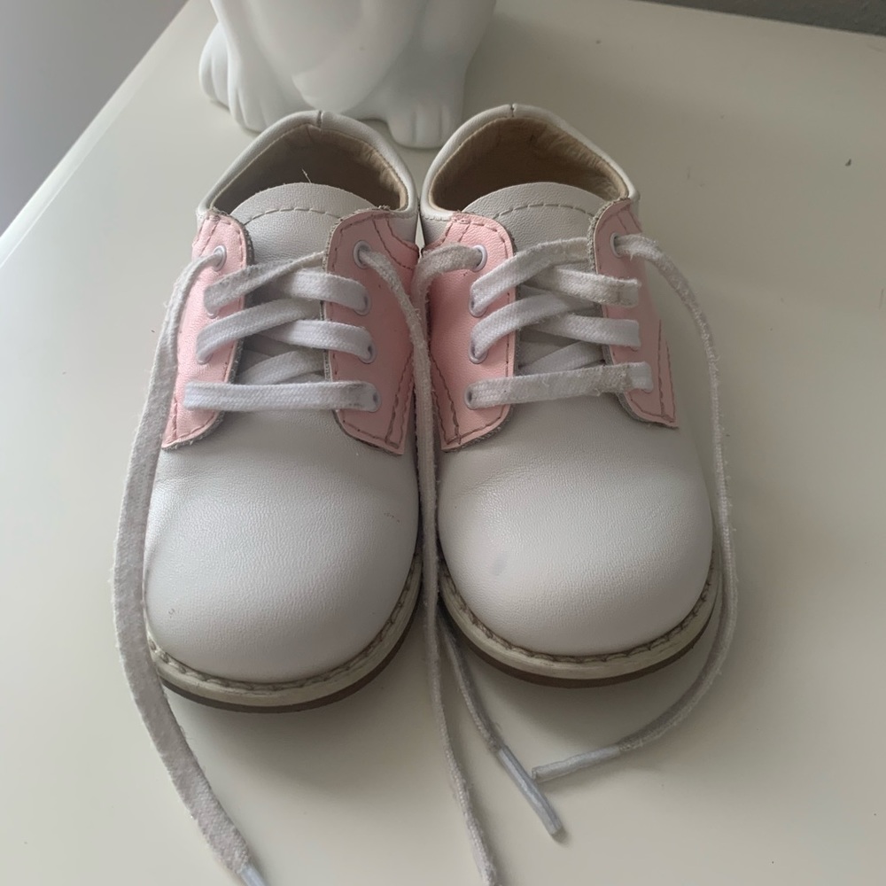 Posh prickle saddle shoes